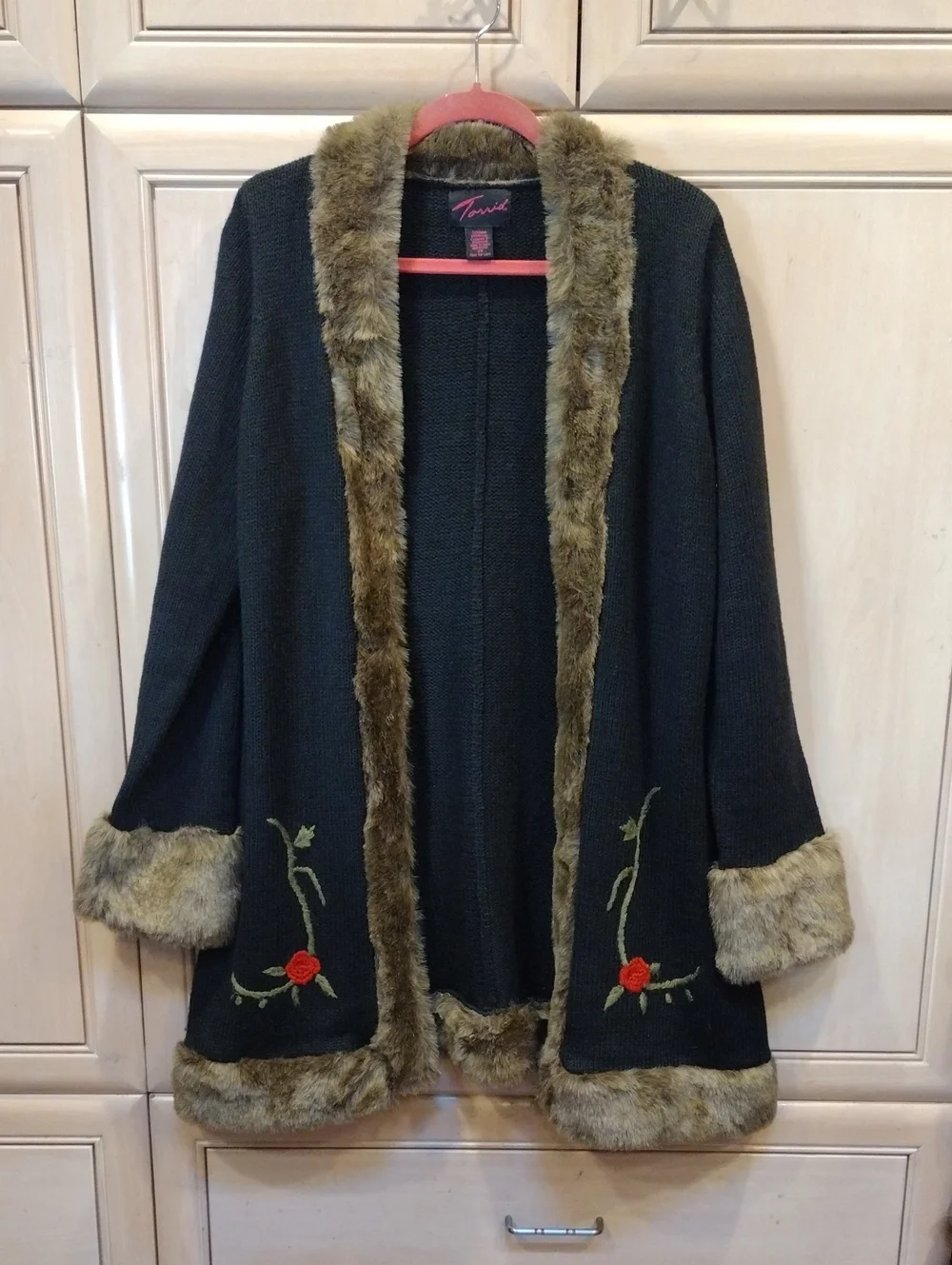 Vtg torrid Black Boho Goth Penny Lane Cardigan w/ faux Fur & Rose Embroidery - Picture 6 of 15